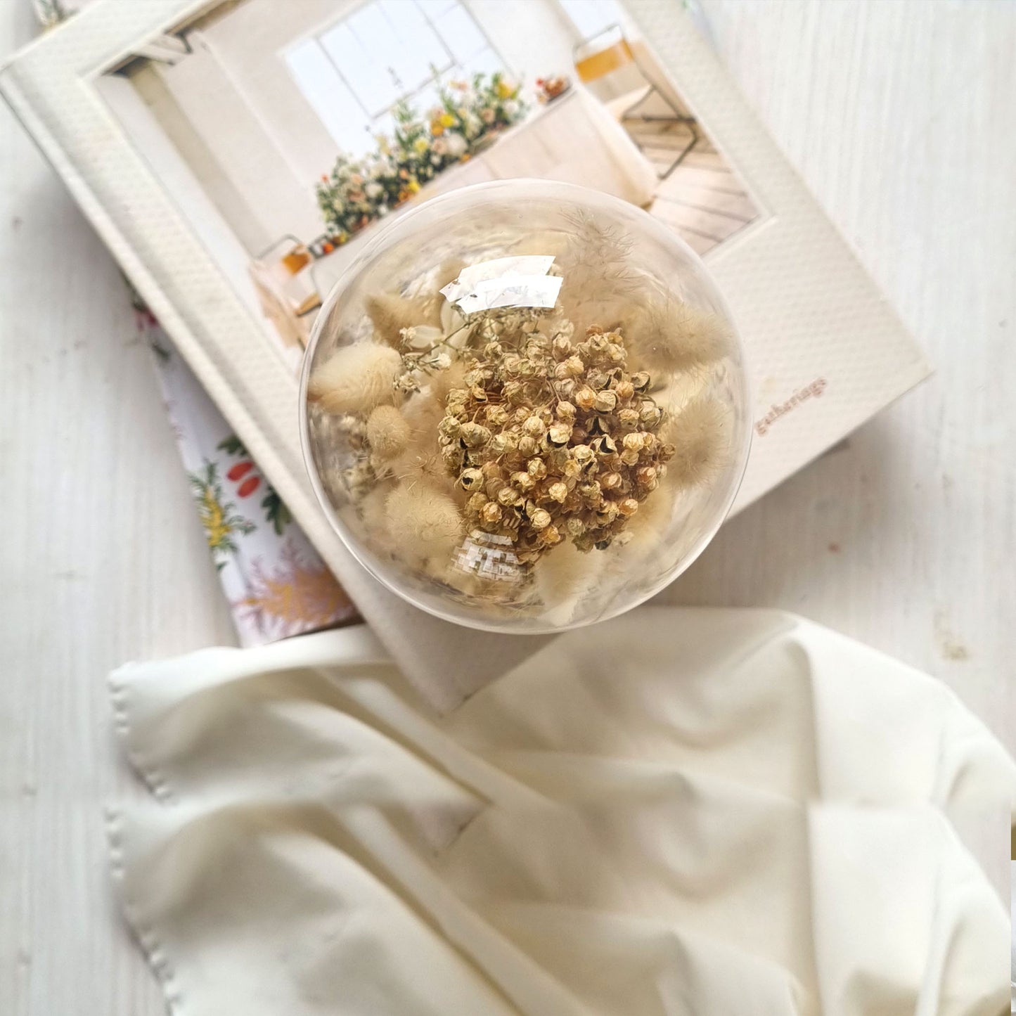 Flower Cloche con fiori secchi e stabilizzati – Eleganza senza tempo