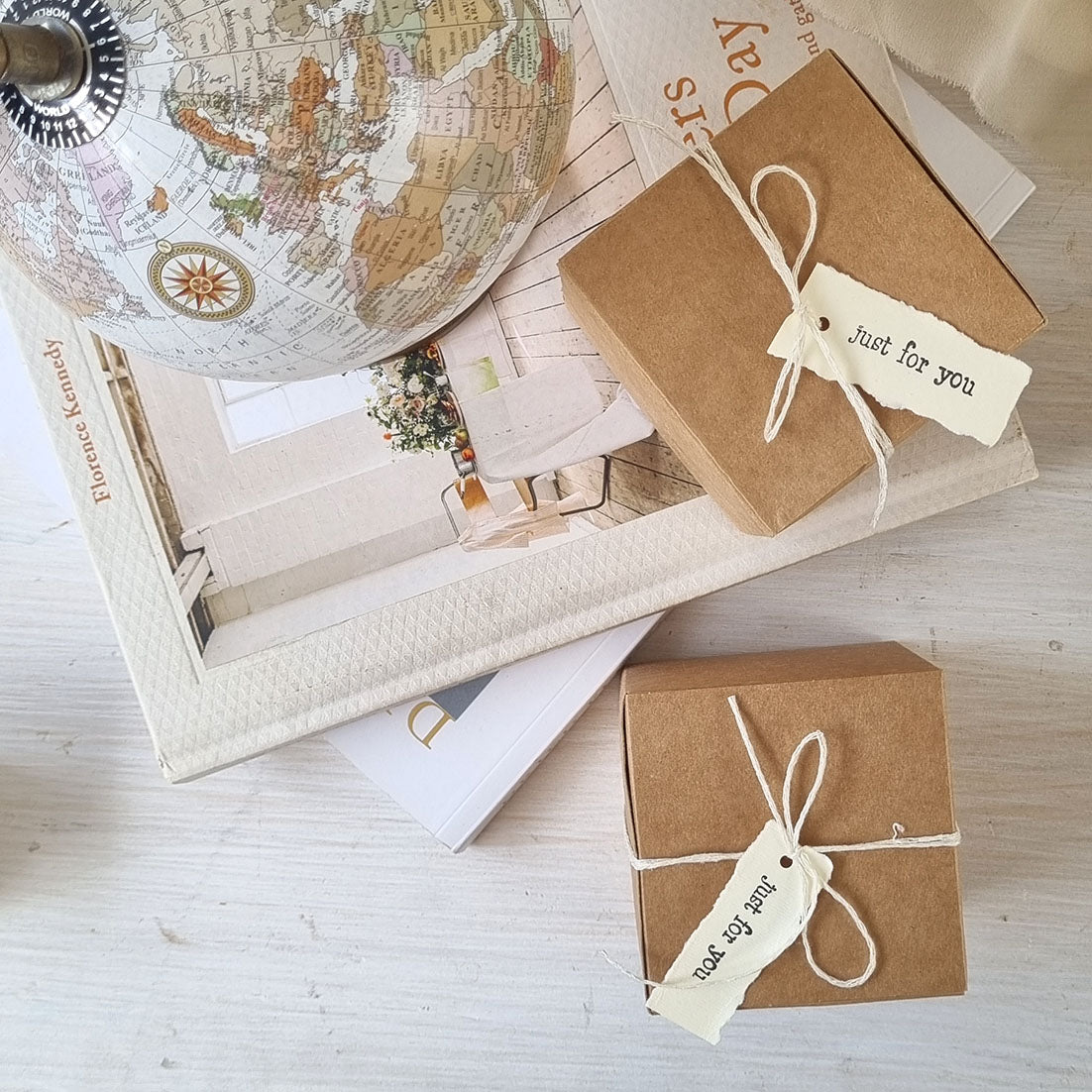 Candela Artigianale in Cera di Soia – Design Cubo Floreale