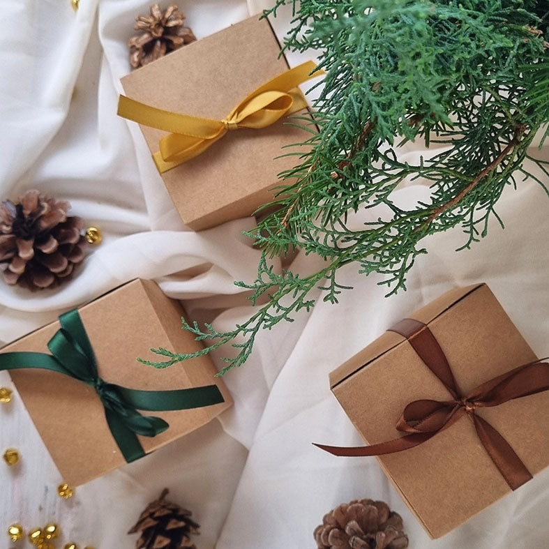 Profumi del Natale - Candela Artigianale in Ceramica con bordino oro