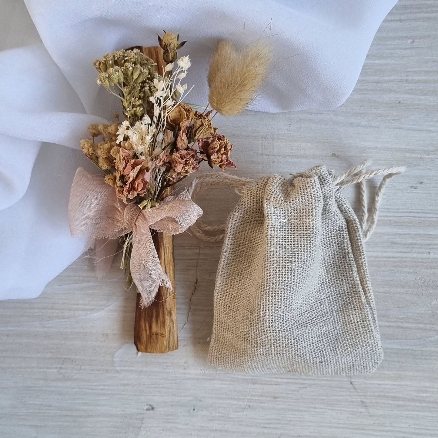 Box Regalo con Palosanto Decorato e Quarzo Rosa – Armonia, Energia e Amore
