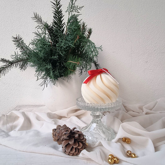 Candela Artigianale in Cera di Soia – Candela Sferica di Natale