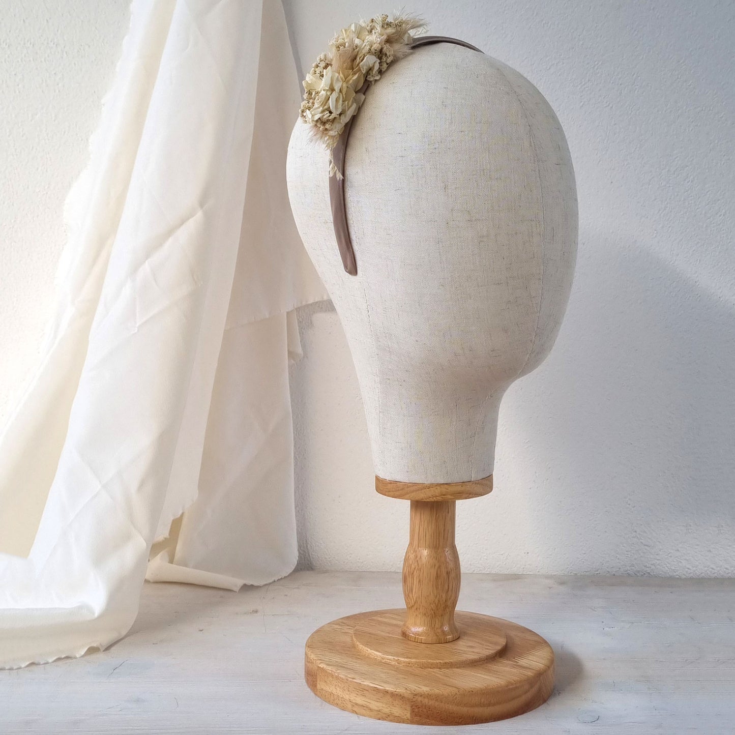 Cerchietto per capelli con fiori essiccati