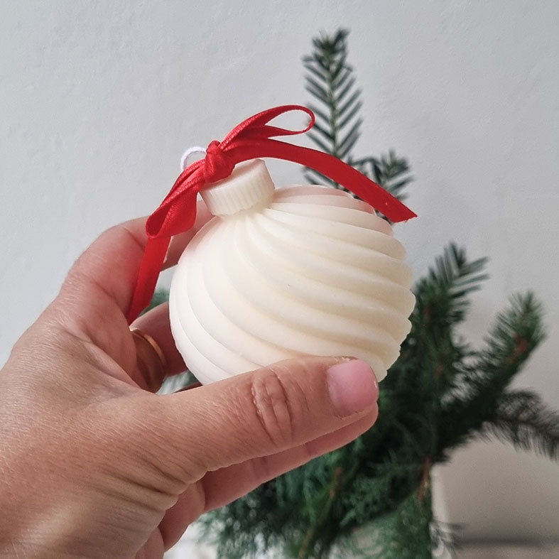 Candela Artigianale in Cera di Soia - Pallina di Natale