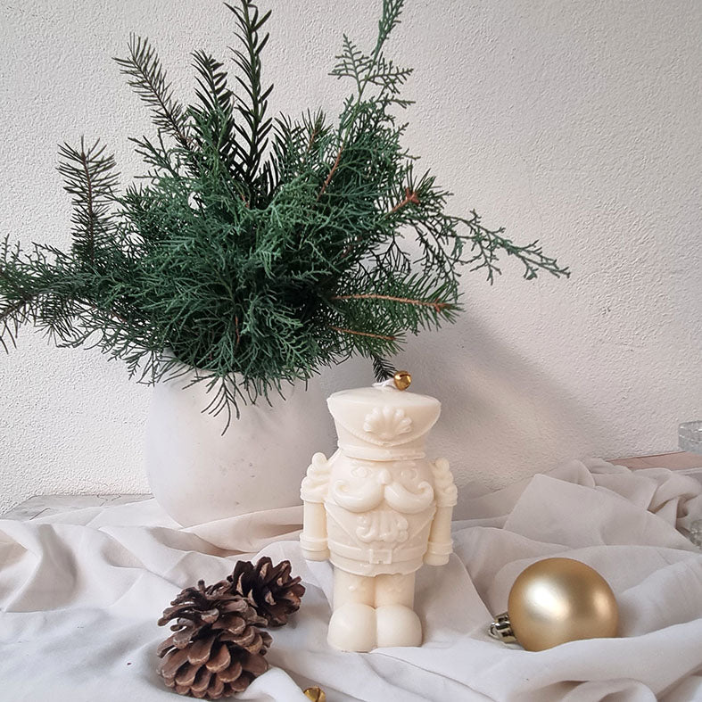 Candela Artigianale in Cera di Soia – Design Moderno - Schiaccianoci