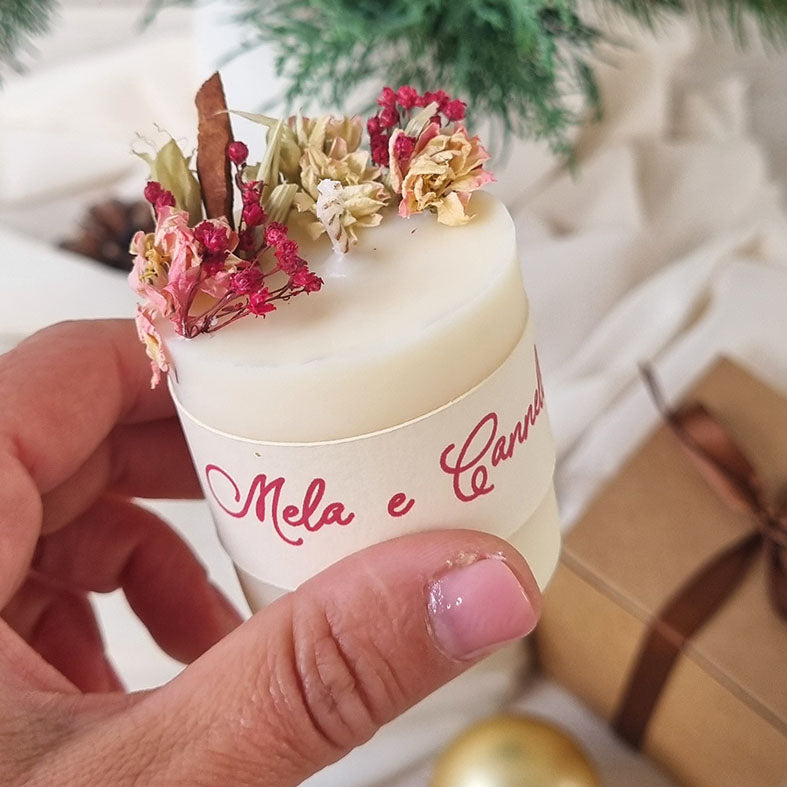 Profumi del Natale - Candela in Cera di Soia con Fiori Essiccati - Piattino ceramica