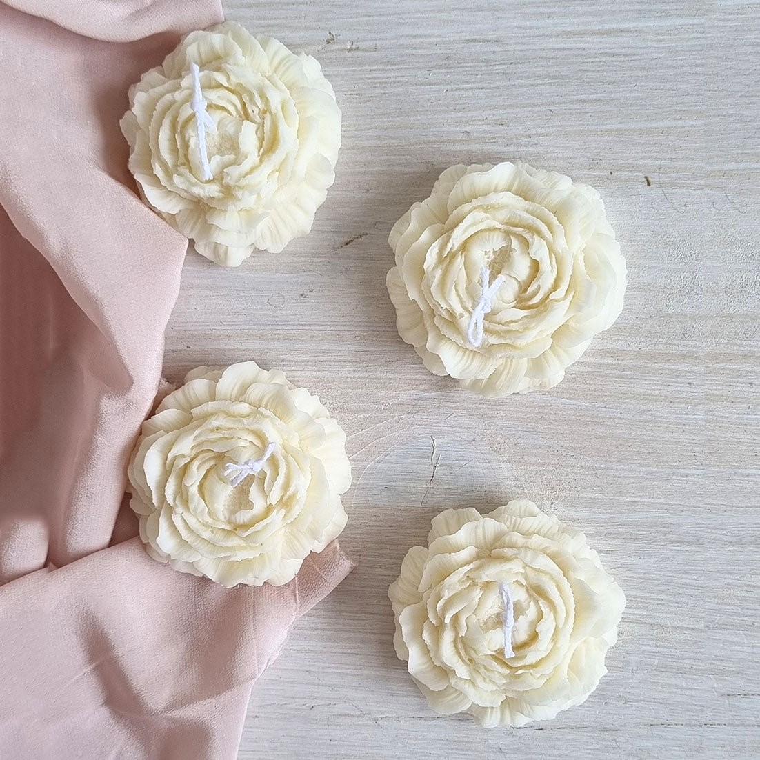 Candela Peonia in Cera di Soia – Candela Artigianale di Design