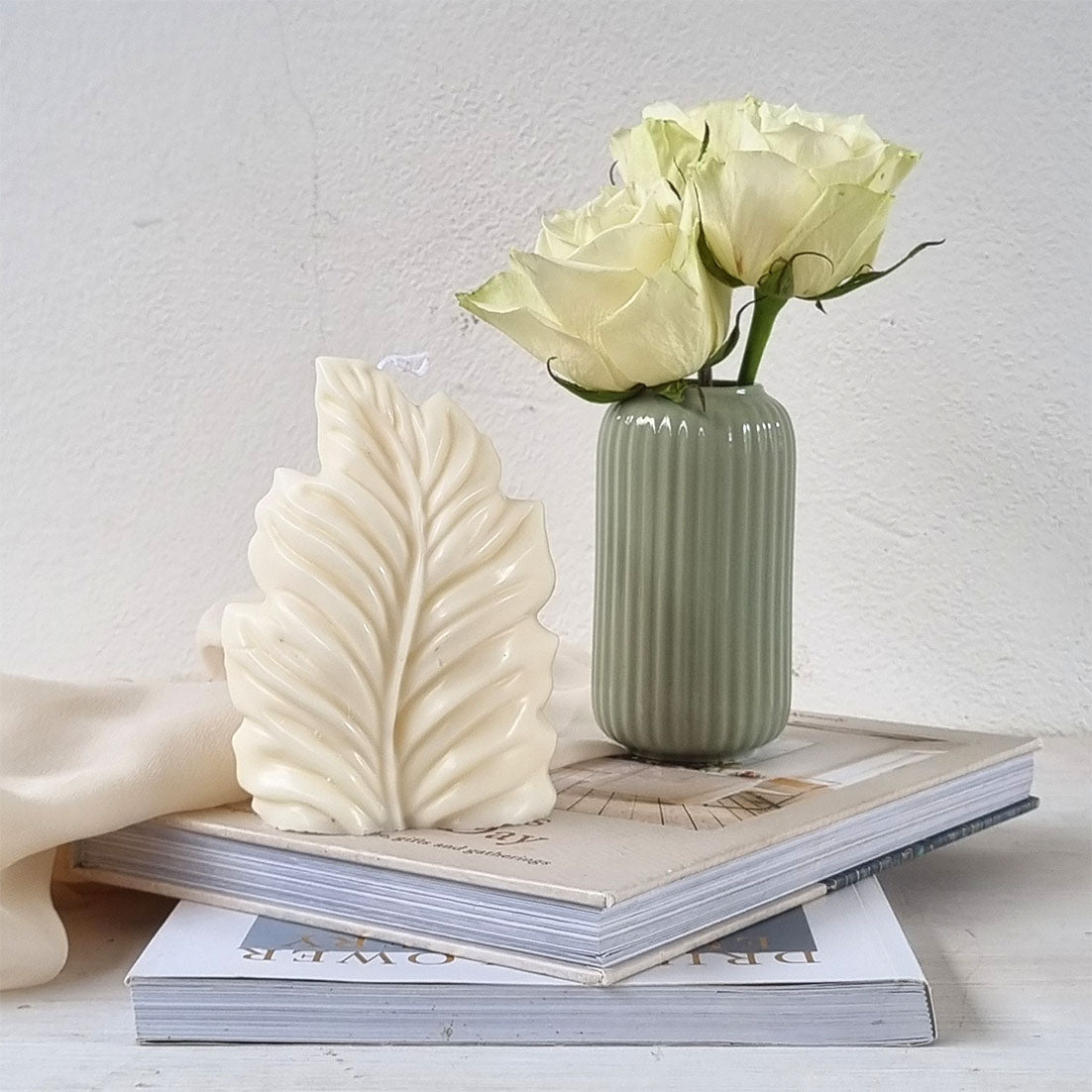 Candela Artigianale in Cera di Soia – Design Floreale