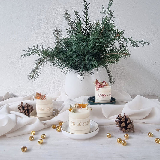 Profumi del Natale - Candela in Cera di Soia con Fiori Essiccati - Piattino ceramica