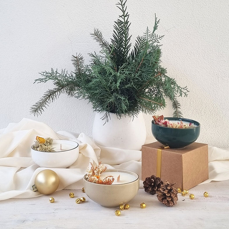 Profumi del Natale - Candela Artigianale in Ceramica con bordino oro