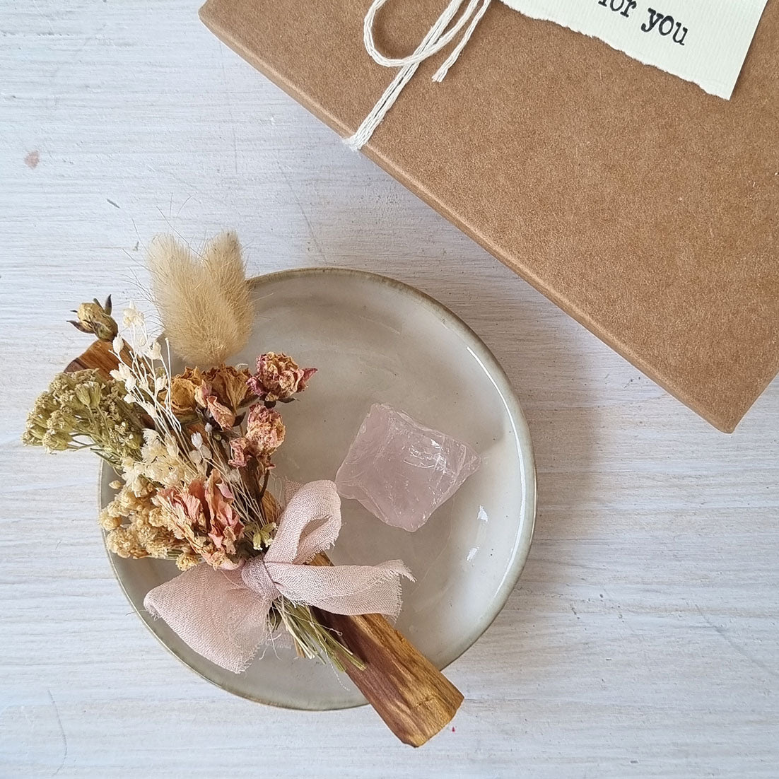 Box Regalo con Palosanto Decorato e Quarzo Rosa – Armonia, Energia e Amore