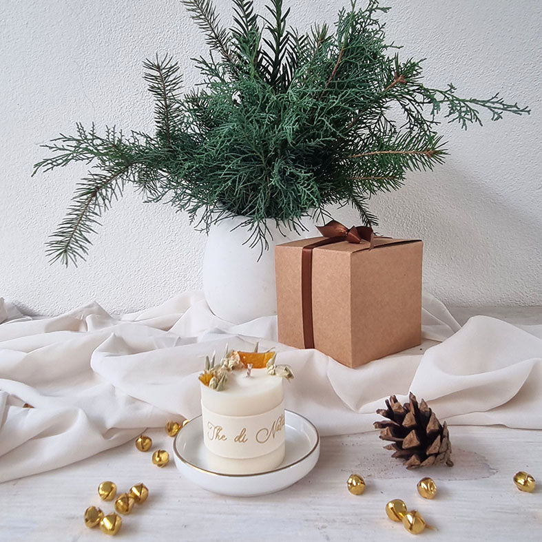 Profumi del Natale - Candela in Cera di Soia con Fiori Essiccati - Piattino ceramica