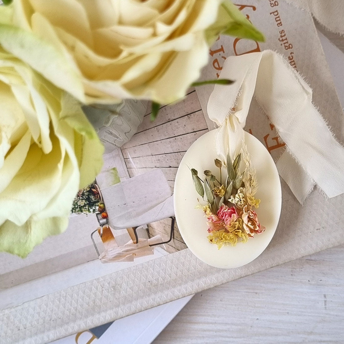 Profuma Biancheria in Cera di Soia – Medaglione con Fiori Essiccati