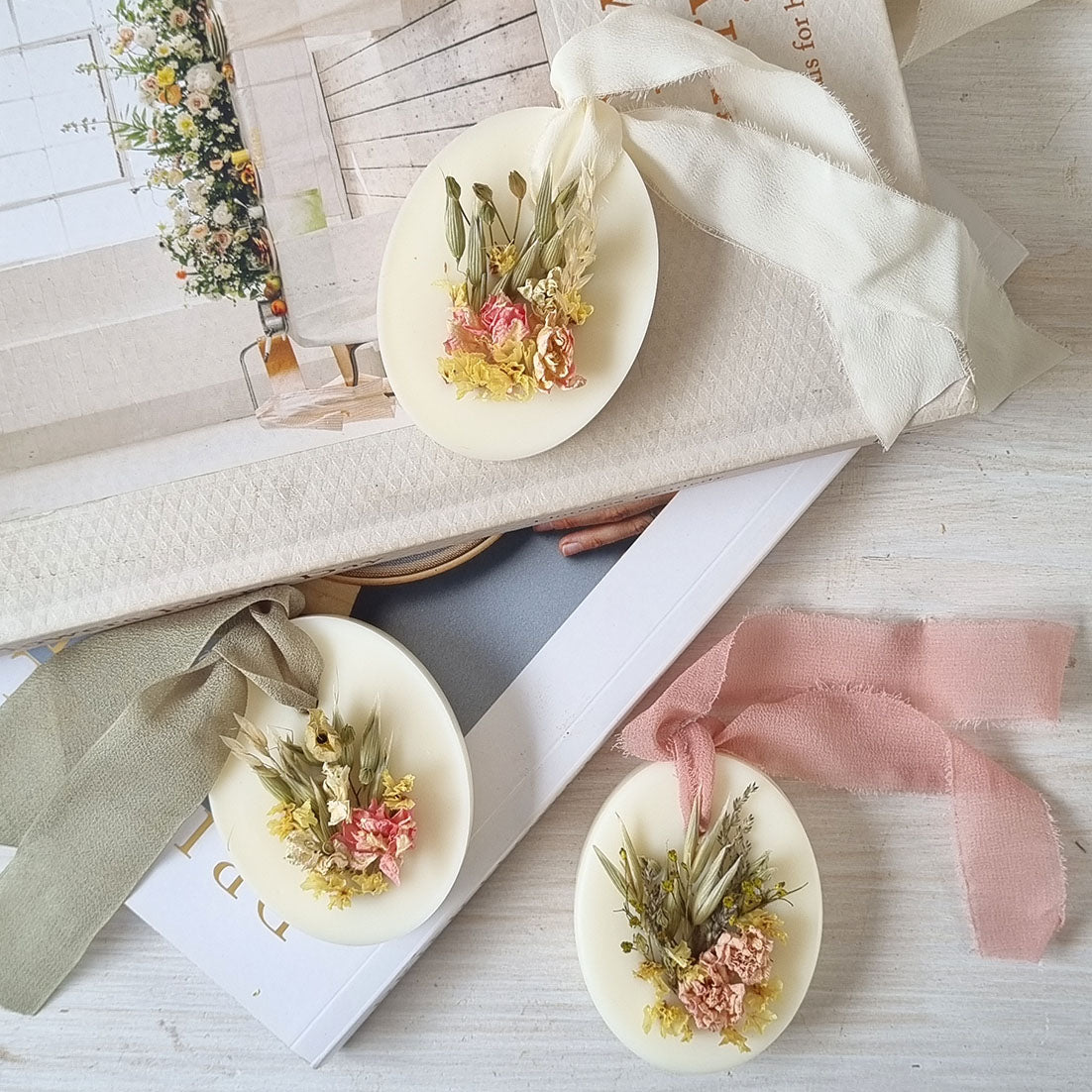 Profuma Biancheria in Cera di Soia – Medaglione con Fiori Essiccati